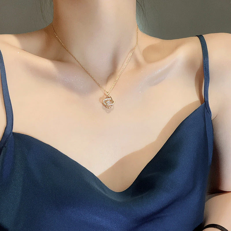Andromeda Gold Chain Necklace - Image 2