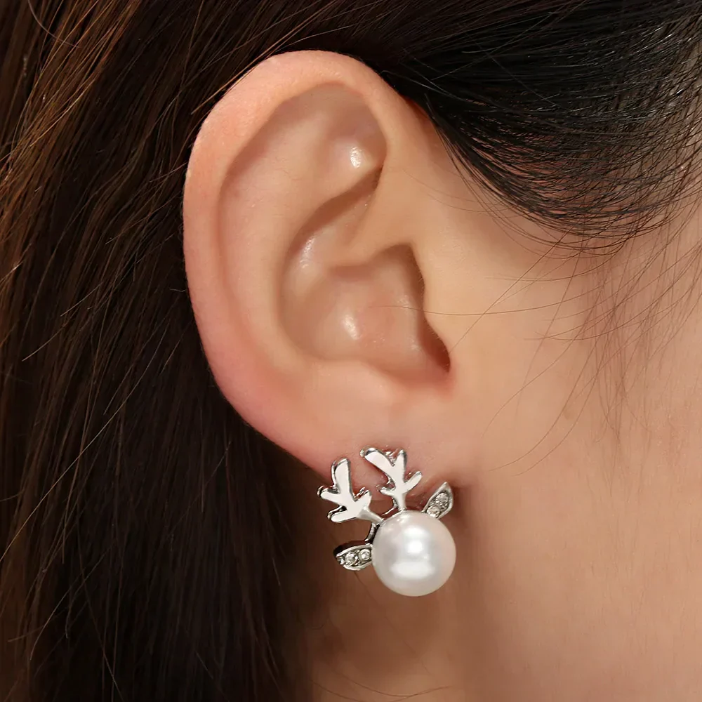 Christmas Reindeer Pearl Earrings - Image 4