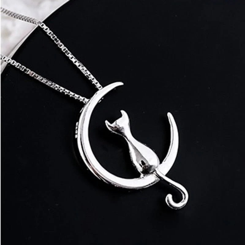 Crescent and cat elegant cat necklace - Image 5