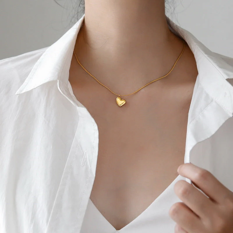 Dorothea Gold Heart Necklace - Image 2