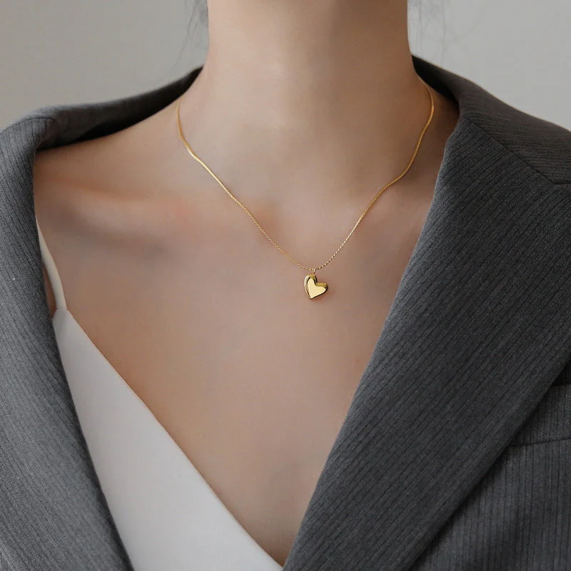 Dorothea Gold Heart Necklace - Image 3