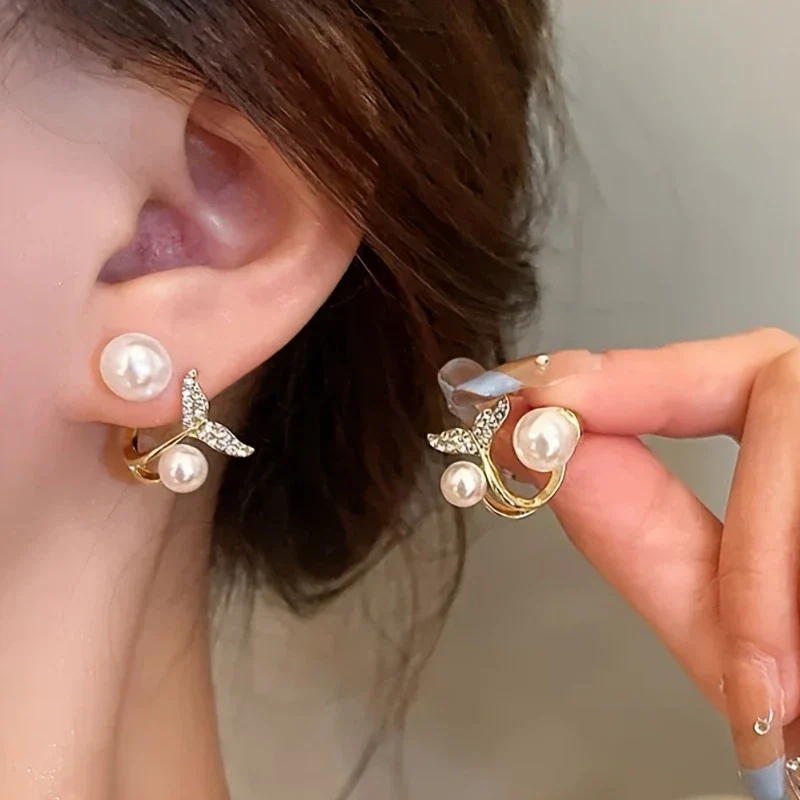 Elegant Mermaid Tail Earrings with Pearl