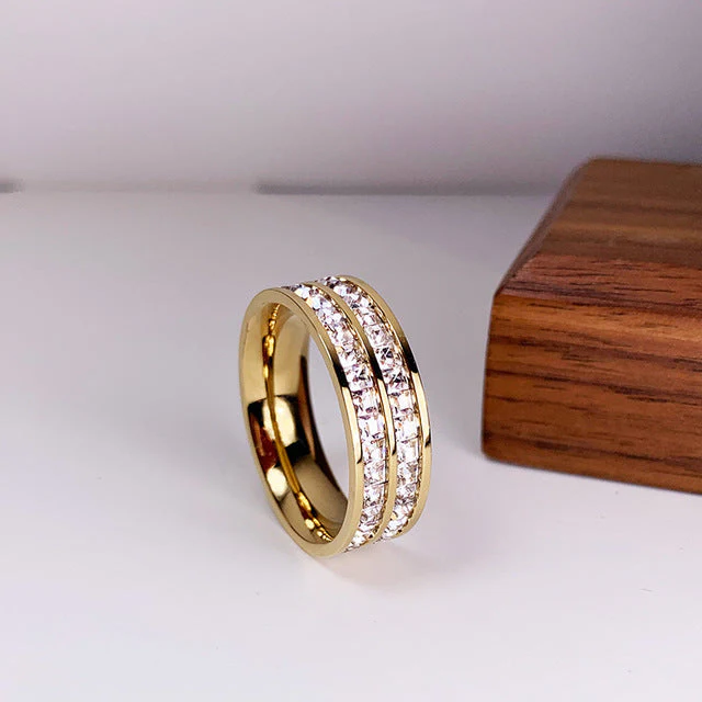 Elegant Ring with Double Zirconia Inlay - Image 2