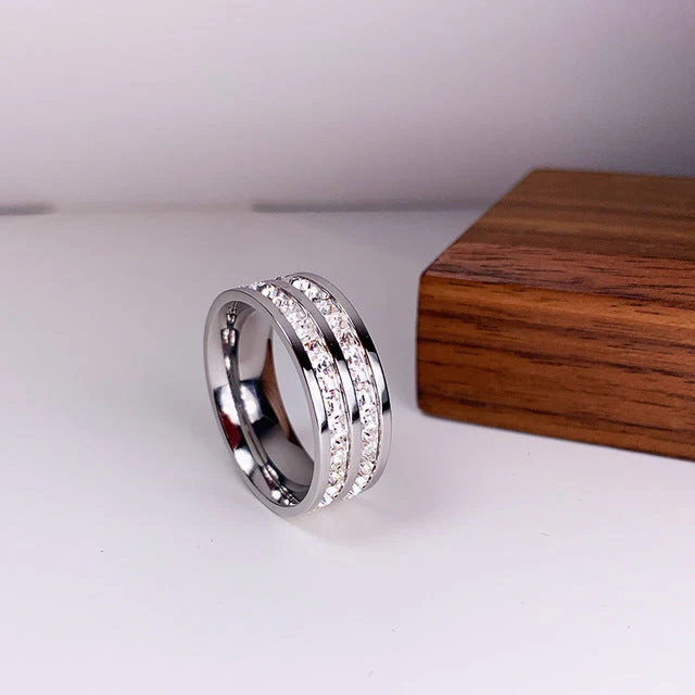 Elegant Ring with Double Zirconia Inlay - Image 3