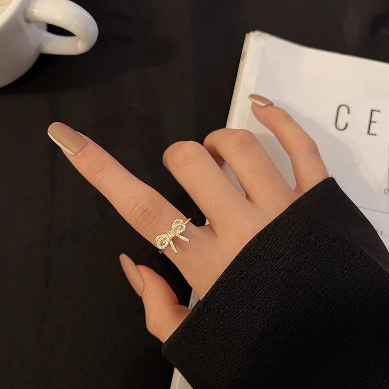 Henrietta Gold Ribbon Ring - Image 2