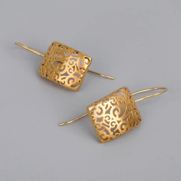 Hollow Gold Ivy Earrings