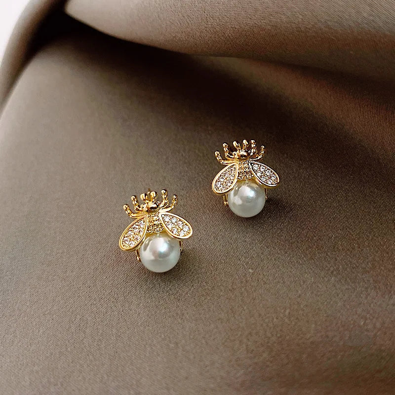 Honey Bee Pearl Stud Earrings – Elegant Gold-Tone Jewelry for Women - Image 2