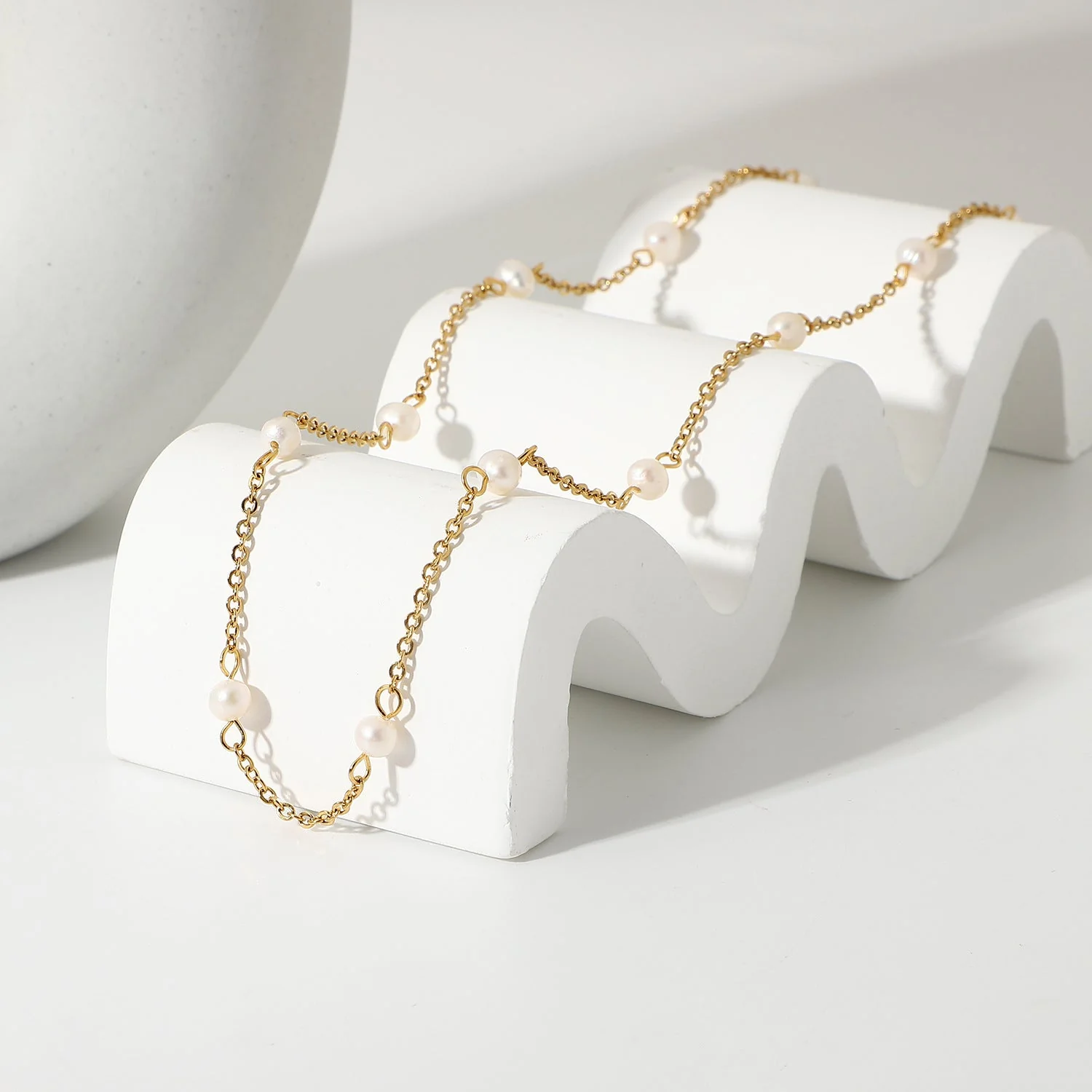 Isle Freshwater Pearl Necklace - Image 3