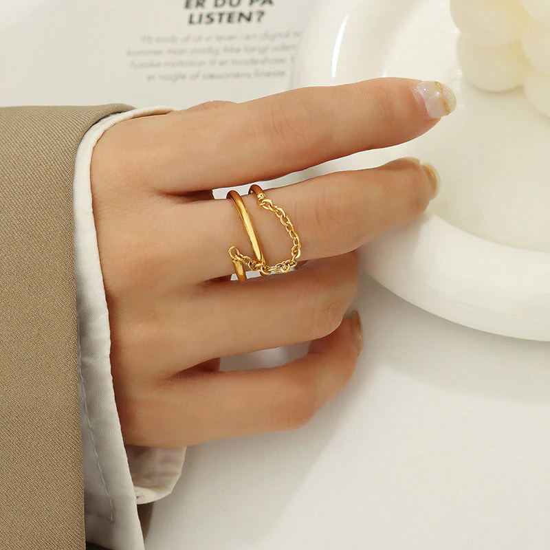 Magnifique Twisted Chain Gold Ring - Image 2