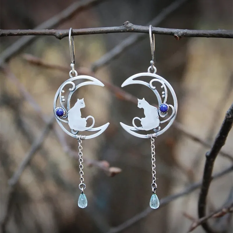 Moonlight Cat Earrings – Vintage Crescent Design with Lapis Lazuli Gemstone - Image 6