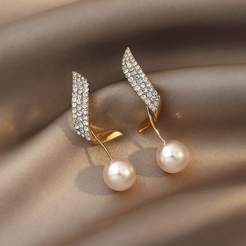 Pearl Gold Earrings - Image 2