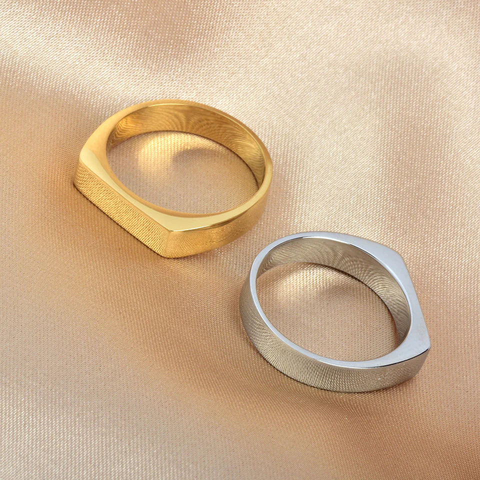 Rectangular Signet Ring - Image 2