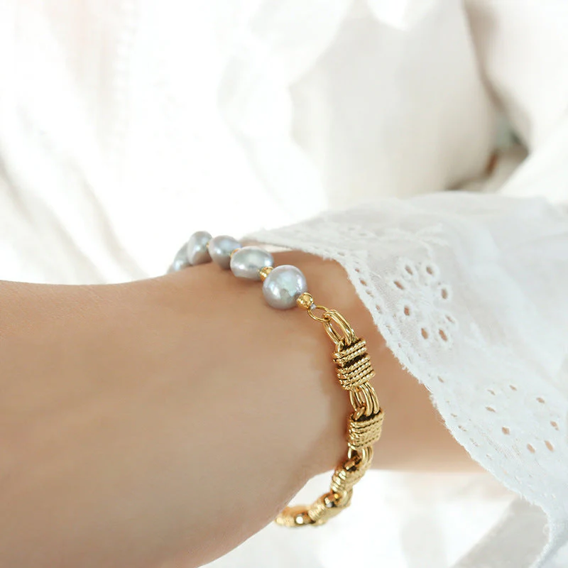 Regalia Gold Pearl Bracelet - Image 3