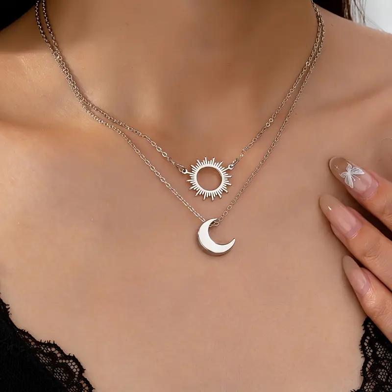 Set of 2 Sun and Moon Pendant Necklaces - Vintage and Minimalist Style - Image 3