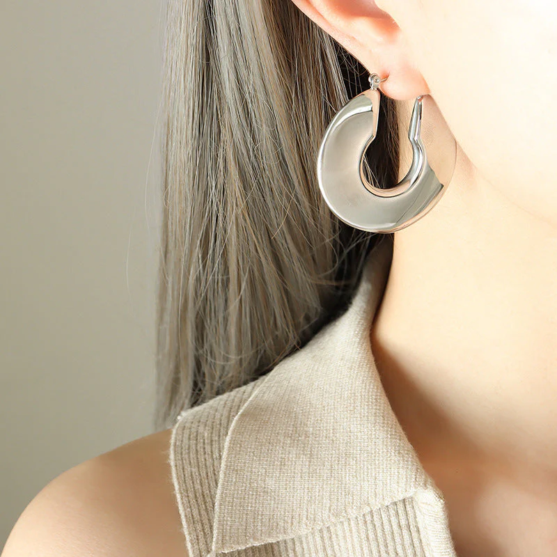 Sol Gold Hoop Earrings - Image 2