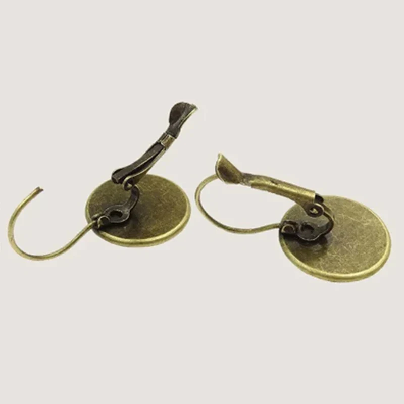 Vintage Blue Magpie Glass Dome Earrings - Image 4