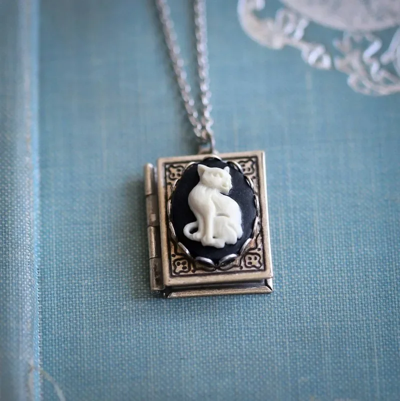 Vintage Cat Book Pendant Necklace – Rotating Page Design - Image 5