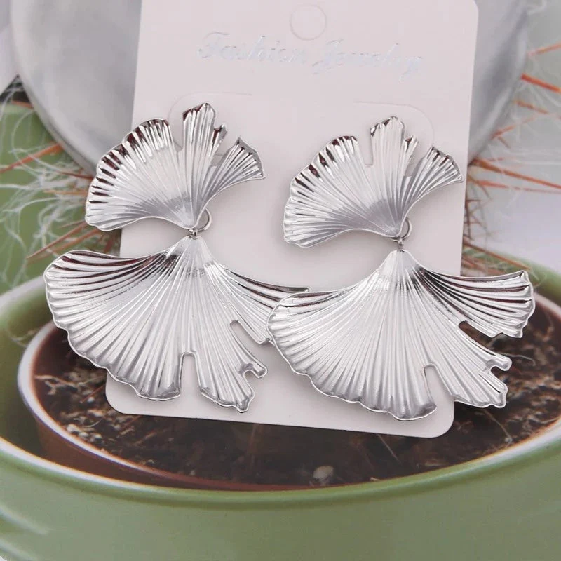 Vintage Ginkgo Biloba Earrings - Image 6