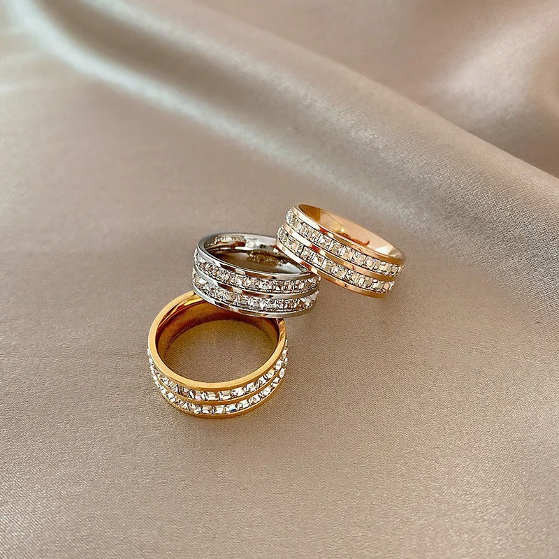 Vintage Gold Ring with Zirconia