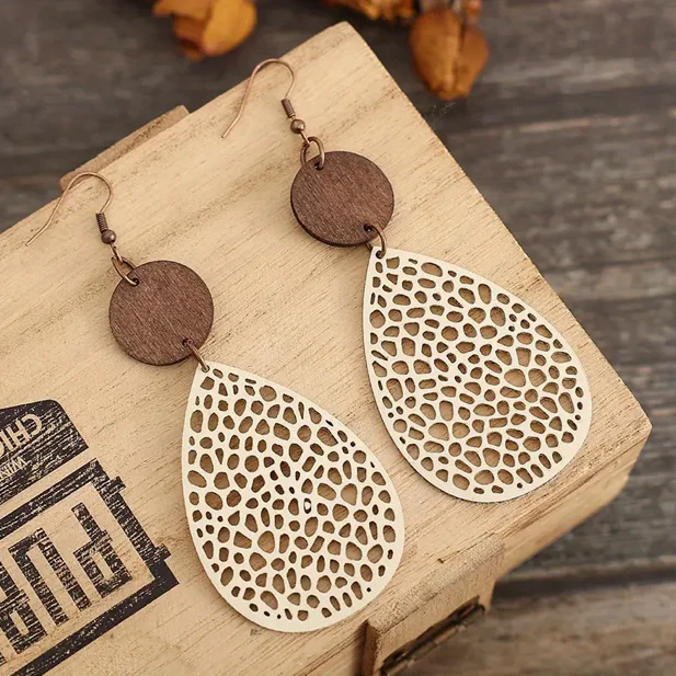 Vintage Leather Hanging Earrings - Image 8