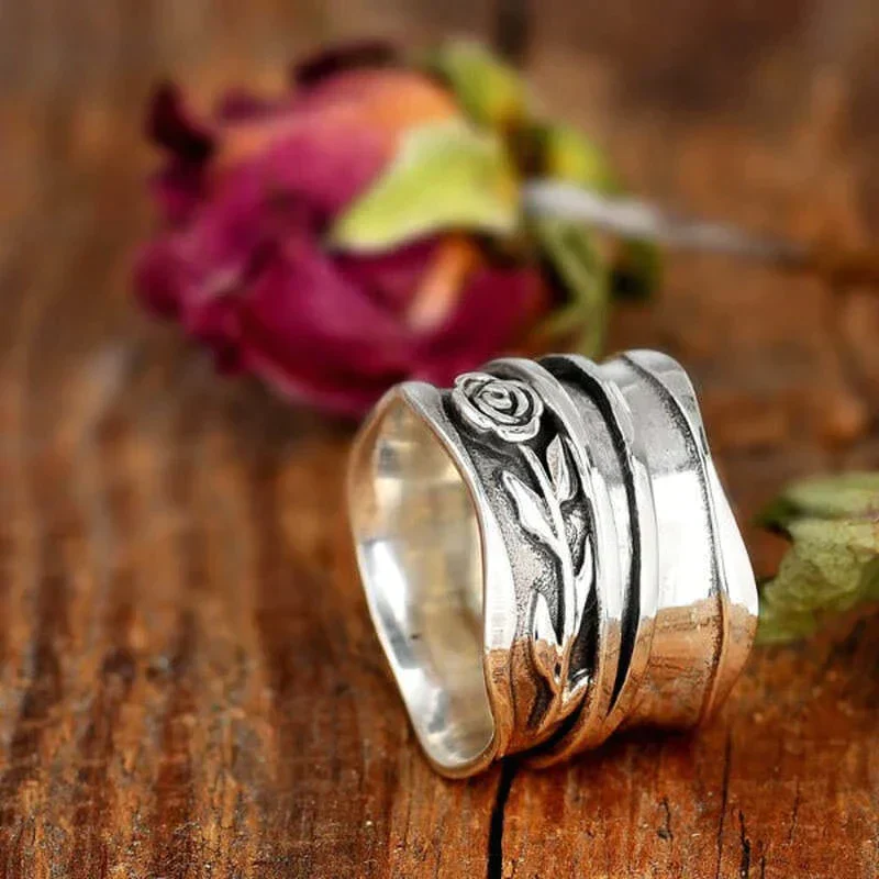 Vintage Silver Flower Ring - Image 2