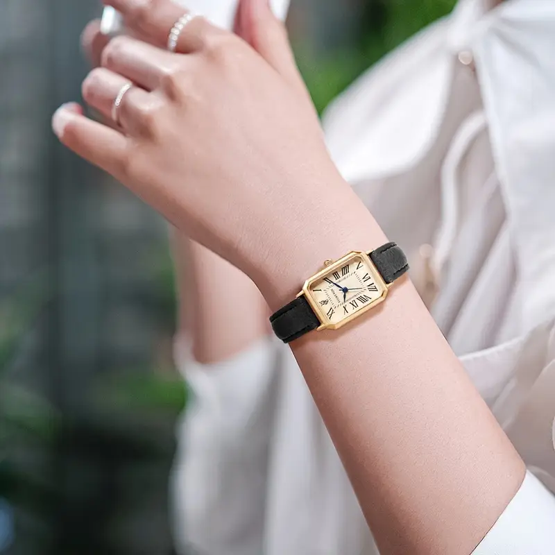 Vivelle Crest Watch | Gold - Image 4